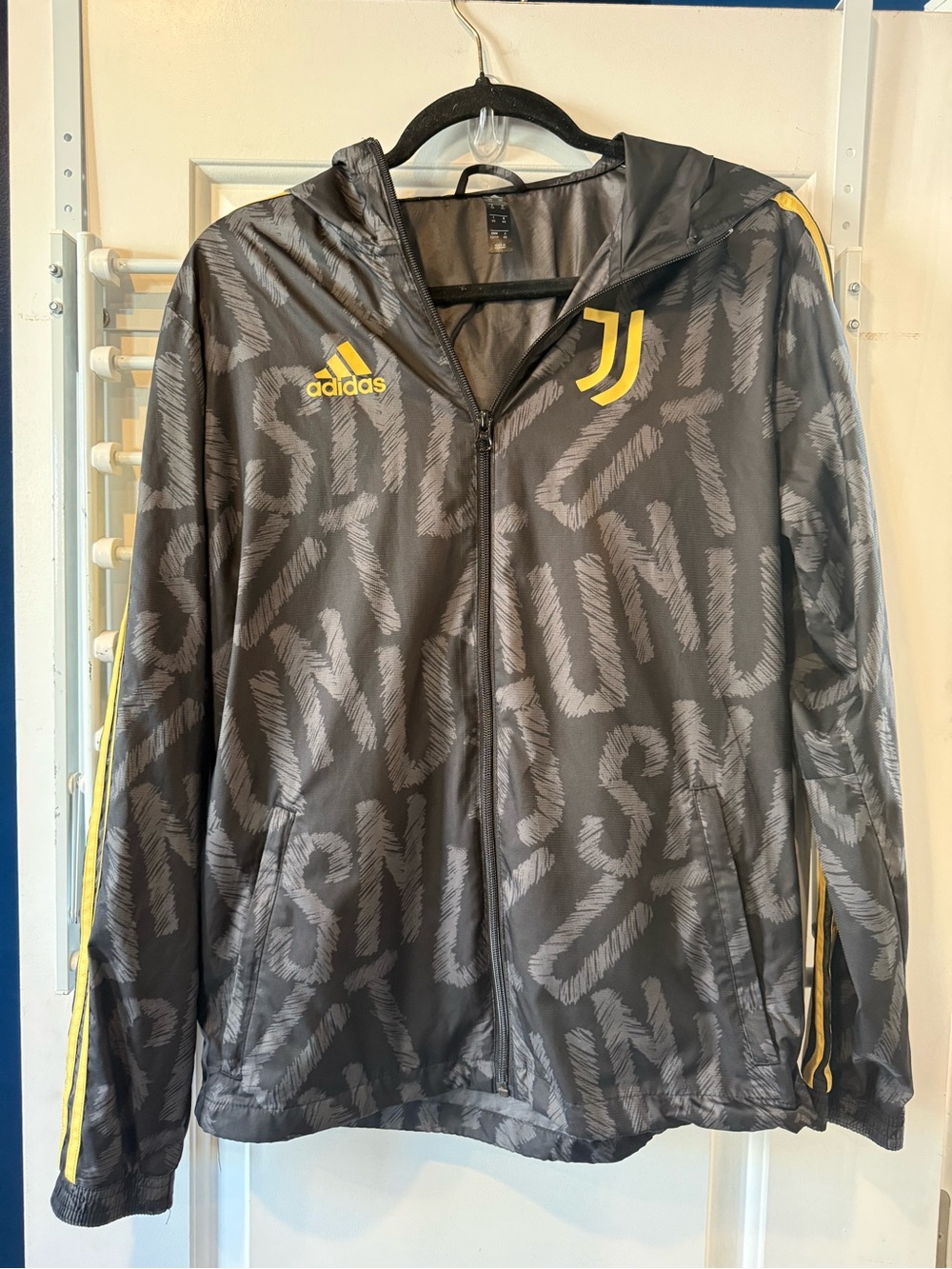 adidas JUVENTUS Lightweight Hooded Jacket in Black and Yellow
